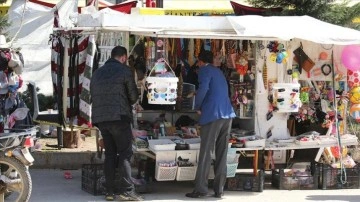 İslahiye'de esnaf depremin ardından tek tek iş yerini açıyor