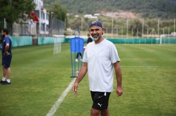 İsmet Taşdemir: &quot;Samsunspor maçından en kötü 1 puan alırsak son maça sağlıklı gidebiliriz&quot;
