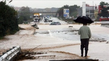 İspanya'da şiddetli rüzgar ve sağanak yaralanmalara ve maddi hasara yol açtı