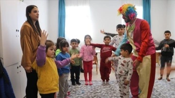 Isparta'ya gelen depremzedeler tesislere yerleştiriliyor