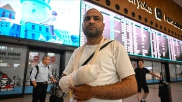 İsrail askerlerinin elinden vurduğu foto muhabiri Amra tedavi için İstanbul'a geldi