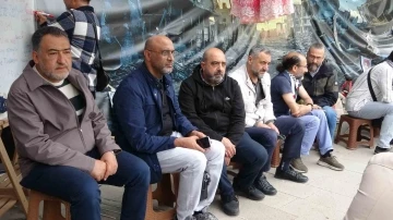 İsrail’in Gazze’ye saldırılarını oturma eylemiyle protesto ettiler
