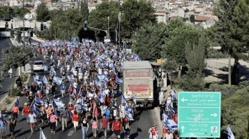 İsrail'de yargı düzenlemesi karşıtı ve destekçisi grupların protestoları devam ediyor