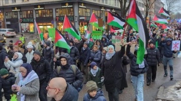 İsrail'in Gazze'ye yönelik saldırıları İsveç'te protesto edildi