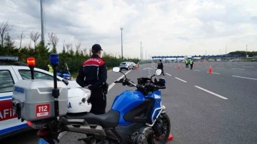 İstanbul’da jandarmadan trafikte bayram denetimi
