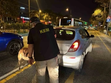 İstanbul’da &quot;huzur&quot; uygulaması: Araçlar didik didik arandı
