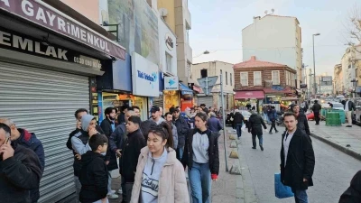 İstanbul’da Ramazan’ın ilk gününde pide kuyruğu
