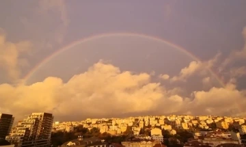 İstanbul’da sağanak yağış sonrası oluşan gökkuşağı hayranlıkla izlendi