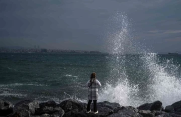 İstanbul’da şiddetli lodos etkili oluyor