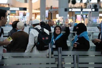 İstanbul’dan 196 hacı adayı kutsal topraklar için yola çıktı
