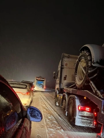 İstanbul istikametine araç geçişlerine izin verilmiyor
