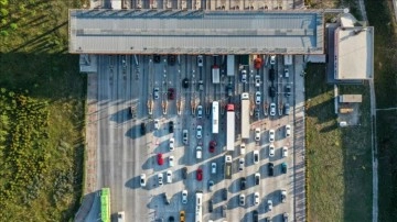 İstanbul-İzmir Otoyolu'nda bayram tatili yoğunluğu başladı