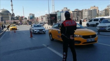 İstanbul'da asayiş uygulamasında 322 kişi gözaltına alındı