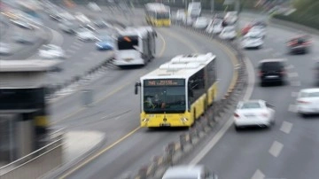 İstanbul'da toplu ulaşımda kredi kartıyla ödemenin pahalı olması tepki çekiyor