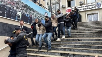 İstanbul'daki devre mülk dolandırıcılığı operasyonunda yakalanan 113 zanlı adliyede