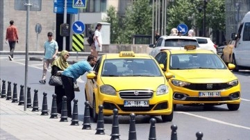 İstanbul'un "taksi sorunu" hız kesmiyor