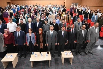 İstiklal Marşı okunurken ayağa kalkmayan araştırma görevlisi açığa alındı