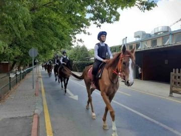 İyi bir jokey olmanın yolu, bu okuldan geçiyor
