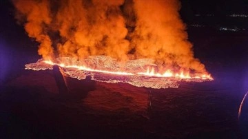 İzlanda'nın Reykjanes Yarımadası'nda yanardağ patlaması yaşandı