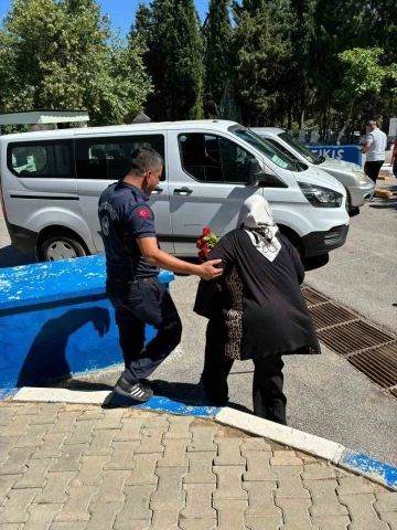 İzmir Büyükşehir Belediyesi zabıta ekiplerinden bayram denetimi
