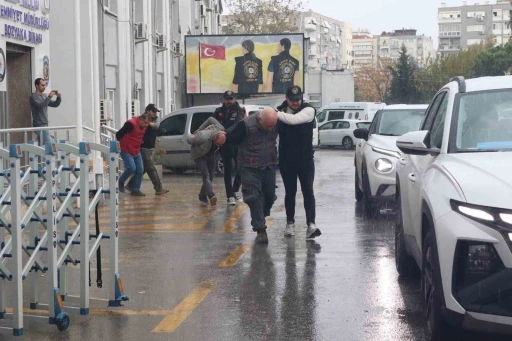 İzmir’de 1 bebeğin öldüğü zehirlenme olayıyla ilgili 3 şüpheli adliyede
