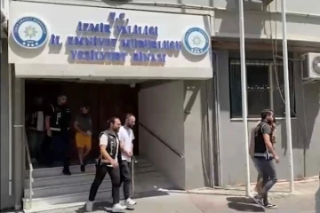 İzmir’de tonlarca sahte etil alkol ele geçirildi
