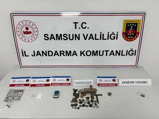 Jandarma tarihi eser ve uyuşturucu ele geçirdi
