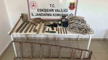 Jandarmadan kaçak kazıya suçüstü
