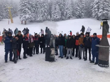 Jandarmadan lise öğrencilerine Uludağ sürprizi