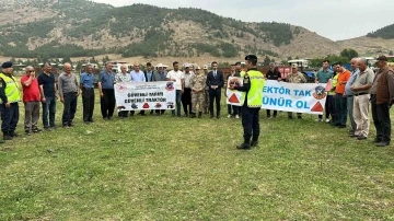 Jandarmadan traktör sürücülerine güvenli tarım eğitimi
