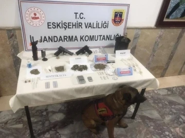 Jandarmadan uyuşturucu operasyonu: 11 gözaltı
