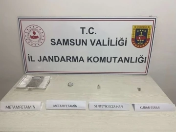 Jandarmadan uyuşturucu operasyonu: 2 gözaltı
