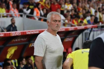 Jose Mourinho’dan Göztepe maçında çift forvet
