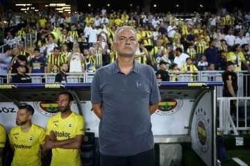 Jose Mourinho, kazanan kadroyu bozmadı
