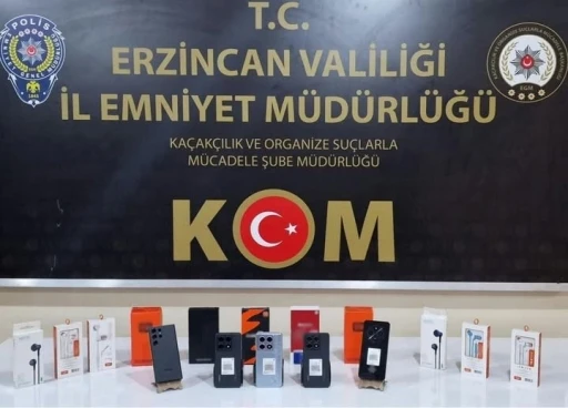 Kaçak cep telefonu satışı yapan şahıs yakalandı
