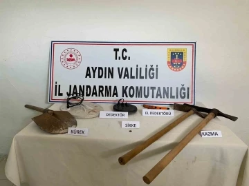 Kaçak kazı yapan 3 şüpheli jandarma tarafınsan suçüstü yakalandı
