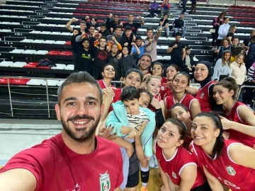 Kadın Voleybol Ligi’nde Şampiyon Manavgat Belediyespor
