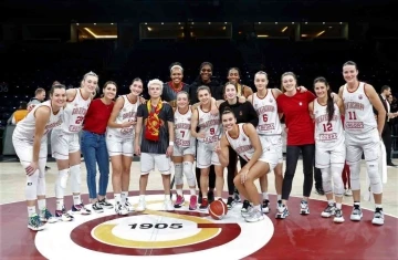 Kadınlar basketbolda derbi heyecanı: Fenerbahçe - Galatasaray
