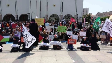 Kadınlar, İsrail’in Gazze’ye yönelik saldırılarını protesto etti
