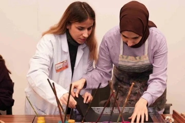 Kadınlardan ebru sanatına yoğun ilgi
