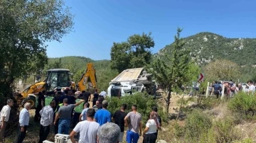 Kahramanmaraş’ta freni patlayan kamyon kalabalığa daldı: Ölü ve yaralılar var
