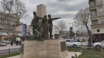 Kahramanmaraş’ta kurtuluş nedeniyle valilik ruhsatlı silah taşımayı da yasakladı
