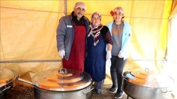 Kahramanmaraşlı depremzede çift barındıkları çadır kentte iş sahibi oldu