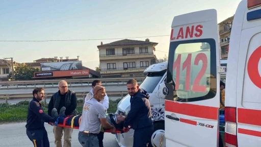 Kamyonete çarpan otomobilin sürücüsü ağır yaralandı
