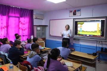 Kansere yakalanan öğretmen öğrencilerini bırakmadı
