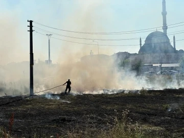 Kapaklı’da boş arsa yangını korkuttu
