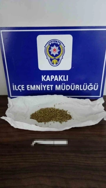 Kapaklı’da kıraathane önünde uyuşturucu ele geçirildi
