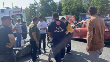 Kapaklı’da otomobil ile çarpışan motosikletli kurye yaralandı
