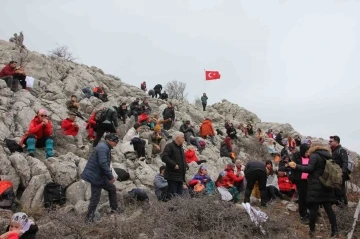 Kar şenliğinde dağda kar bulamadılar
