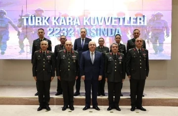 Kara Kuvvetleri Komutanı Avsever’den Bakan Güler’e ziyaret
